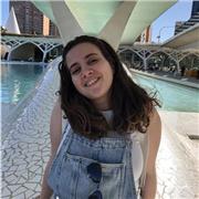 Clases de todo lo relacionado con las humanidades: Lengua, historia, filosofía. Preferentemente online