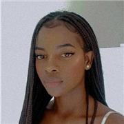 Étudiante en première année de médecine, anglophone native, propose des cours d'anglais pour tous niveaux