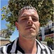 Profesor de IA para principiantes y profesionales. Especialista en ChatGPT, Claude, agentes de IA, n8n y vibe coding
