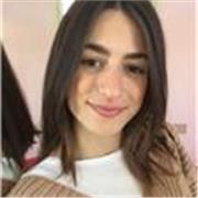 Studentessa al Conservatorio impartisce lezioni di canto