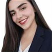 Profesora de español que imparte clases a todas las edades