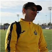 Ex-futbolista profesional. Experiencia como entrenador en centros de entrenamiento y clubes
