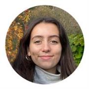 Ingénieure en Data Science donne cours d'informatique pour tous les niveaux 