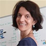 Profesora de idiomas especializada en español para extranjeros y en alemán jurídicoeconómico.
