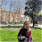 Soy una persona paciente, creativa, amable y responsable. 
Daría clases a niños con los q tengo experiencia previa, de 3 a 12 años