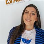Profesora de inglés que imparte clases a niños en edad preescolar y hasta los 8 años