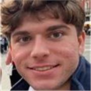 Estudiante de ingeniería de telecomunicaciones en ICAI y profesor de matemáticas para alumnos de bachillerato