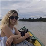 De Medellin, dans la Colombie. Écrivain, graphiste, et prof. Je suis patient et j'aime l'humour