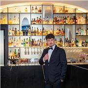 Alessandro, laureando in scienze biologiche offre doposcuola in materie scientifiche e aiuto compiti. Successo garantito