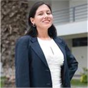 Periodista imparte clases de comunicación y redacción