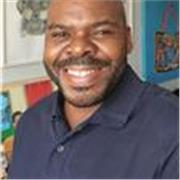 English tutor who makes lessons interactive and enjoyable