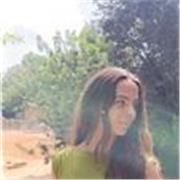 Profesora que imparte clases de varias asignaturas desde primero de infantil hasta segundo de la ESO