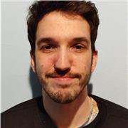 Soy técnico auxiliar de enfermería, que estudia para técnico de radioterapia, y tiene otros títulos.