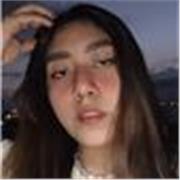 Estudiante de administración ofreciendo clases de matemáticas básicas