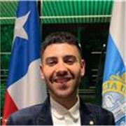 Licenciado en Educación con experiencia en transmitir conocimientos