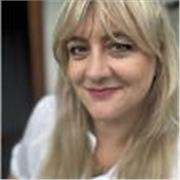 Laureta in interpreti e traduttori offre lezioni di inglese, principalmente online