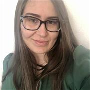 Professora de espanhol e inglês graduada em Letras com experiência