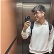 Me considero una persona humilde y trabajadora, dispuesta a seguir creciendo en el ámbito docente.