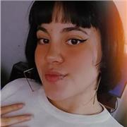 Joven de 20 años apasionada por enseñarle dibujo a los niños