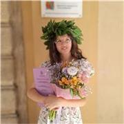 Offro lezioni private di italiano, storia, geografia, inglese, latino, greco e aiuto compiti per i ragazzi di medie e superiori. 
