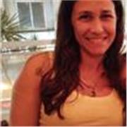 Profesora de español imparte clases niños y adultos