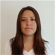 Supportive language tutor helping learners build confidence and fluency in Spanish, English, and French.