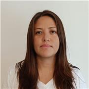 Supportive language tutor helping learners build confidence and fluency in Spanish, English, and French.