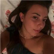 Laureata alla triennale di giurisprudenza e diplomata con ottimi voti al liceo classico, offro da anni ripetizioni