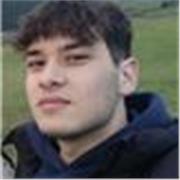 Estudiante de economía imparte tanto clases de apoyo general como asignaturas en específico