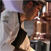 Cocinero con experiencia y en posesión del ciclo superior de Cocina