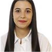 Psicóloga que brinda apoyo escolar a niños de primaria o secundaria con o sin necesidades educativas especiales