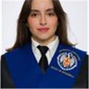 Profesora de ciencias e inglés para primaria, ESO y bachillerato, graduada en Bioquímica y con C2 de inglés.