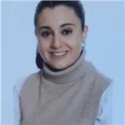 Joven estudiante con título First de Inglés imparte clases de primaria