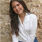 Profesora de matematicas que imparte clase hasta bachillerato