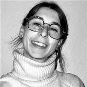 Professeur de couture textile, maroquinerie et de mode