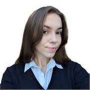 Étudiante en droit à l'Université Assas Paris-II, j'ai acquis, tout au long de ma scolarité, une aisance en anglais de niveau C2.