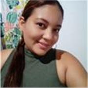 Prefesor de preescolar refuerzo y ayudo con tareas manualidades y motricidad fina