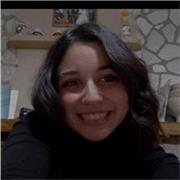 Appassionata di italiano e storia. Volenterosa e desiderosa di insegnare