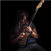 Chitarrista Rock (Rga/MMI) Laureato in Composizione, Chitarra Jazz e Direzione d'orchestra impartisce lezioni di Chitarra Moderna/acustica/classica a Roma e Napoli