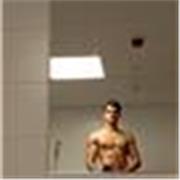 Entrenador personal especialista en fitness con rutina personalizada!