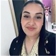 Soy una persona paciente , amable y risueña con la que se puede establecer confianza rápidamente .