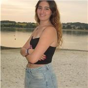 Soy estudiante y puedo ayudar a niños de primaria como he hecho con mi hermana pequeña.