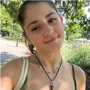 Ragazza liceale del 4 anno offre lezioni di inglese