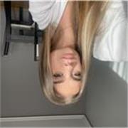 Soy profesora y podría impartir muchas asignaturas, además de tratar con alumnos/as con distintas capacidades