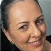 Bailo sevillanas desde muy joven, doy clases en un casal de gent gran, preparo coreografías, me adapto a todos los niveles