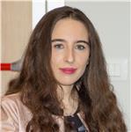 Laureata magistrale in fisica impartisce lezioni di fisica, matematica, biologia e chimica