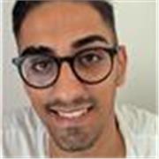 Sei alla ricerca di un insegnante giovane e da poco che è uscito da scuola, ma con la voglia di aiutarti?