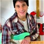 Insegno chitarra moderna, teoria, solfeggio e armonia. Diplomato presso l'accademia NAM di Milano e con anni di esperienza live.