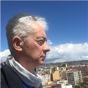 Insegnante laureato impartisce accurate lezioni individuali e/o di gruppo