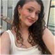 Apta para impartir clase de cualquier nivel de inglés 